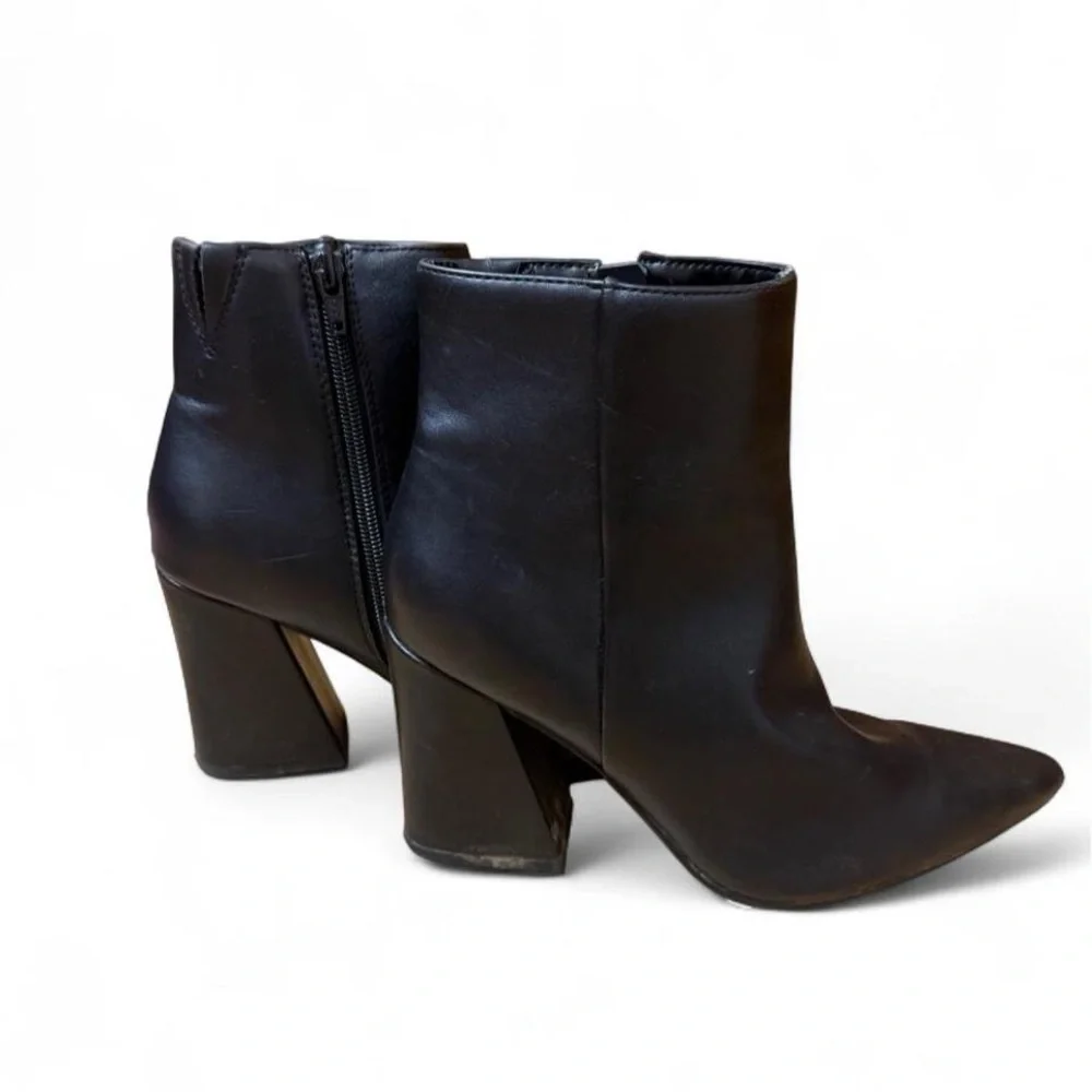 Women’s Black Leather Pointed-Toe Ankle Boots